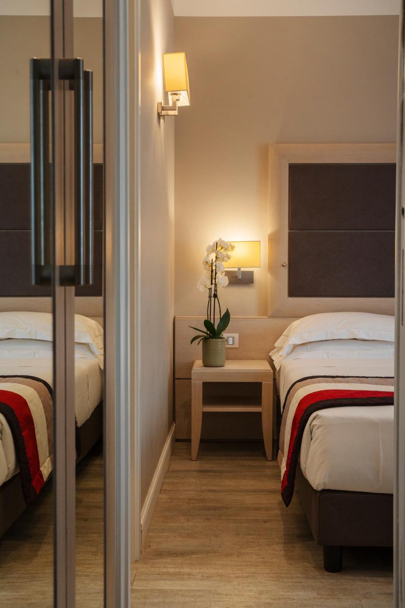 Hotel Villa Maria Regina Рим Екстериор снимка